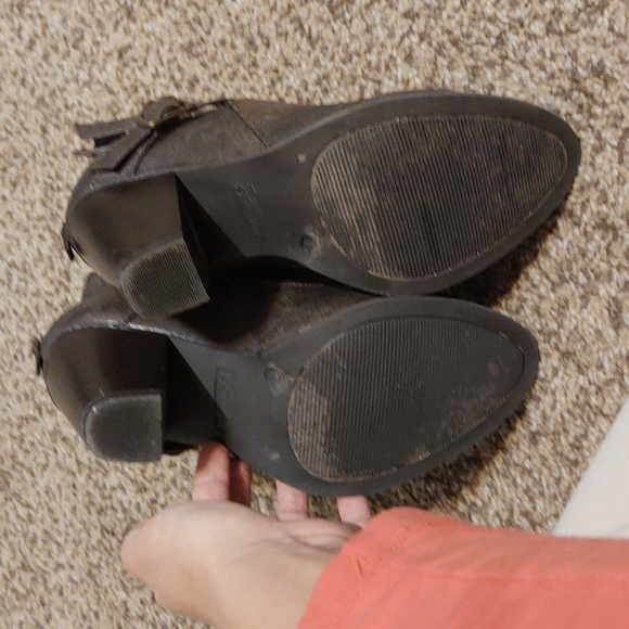 Size 7 brown booties - Picture 3 of 5